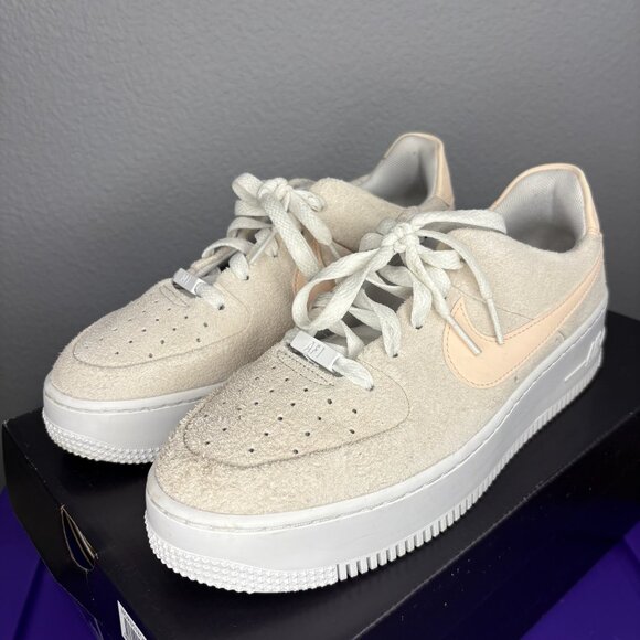Women's Air Force 1 Sage Low Guava Ice AR5339-101 - Picture 1 of 6